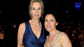 Jane Lynch e Lara Embry - Getty Images