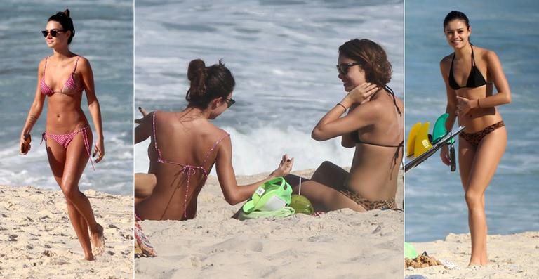 Thaila Ayala e Sophie Charlotte curtem dia em praia no Rio de Janeiro - Delson Silva / AgNews