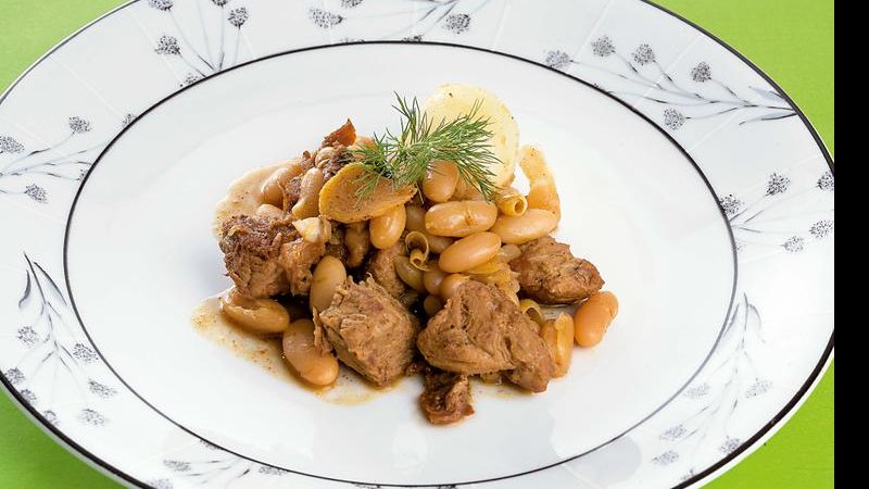 Tajine de vitela com feijão-branco - André Ctenas