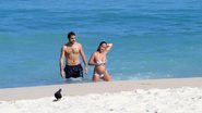 Casal curte mar no Ro - Wallace Barbosa