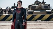 Henry Cavill em cena do filme O Homem de Aço - Divulgação