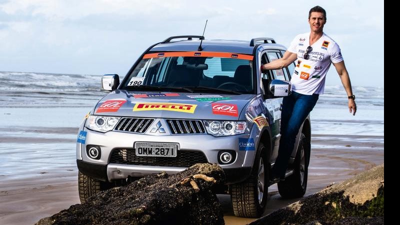 O galã da Record percorre as belas praias de Aracaju em sua estreia no Mitsubishi Nordeste ao lado de Claudeci Cortis - Ricardo Leizer e Tom Papp