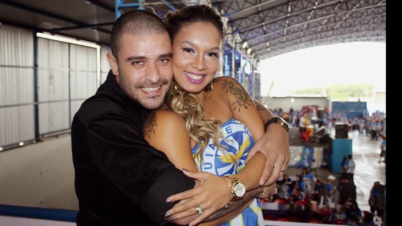 Milena e Diogo Nogueira prestigiam feijoada na quadra da Águia de Ouro, SP - -