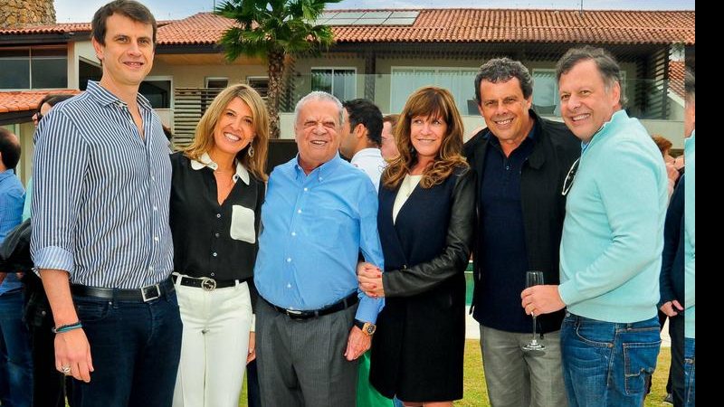 Júnior, Renata, José Camargo, Denise, Neneto e João Carlos no Jardim da fazenda. - João Passos / Brasil Fotopress