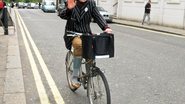 Vivienne Westwood em pedaladas sustentáveis por Londres. - Look Press