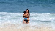 Marcelo e o filho, Enzo, se divertem na praia - Wallace Barbosa / Ag. News