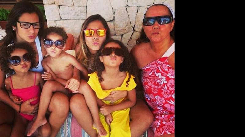 Paula Morais com a família de Ronaldo em Ibiza - Instagram/Reprodução