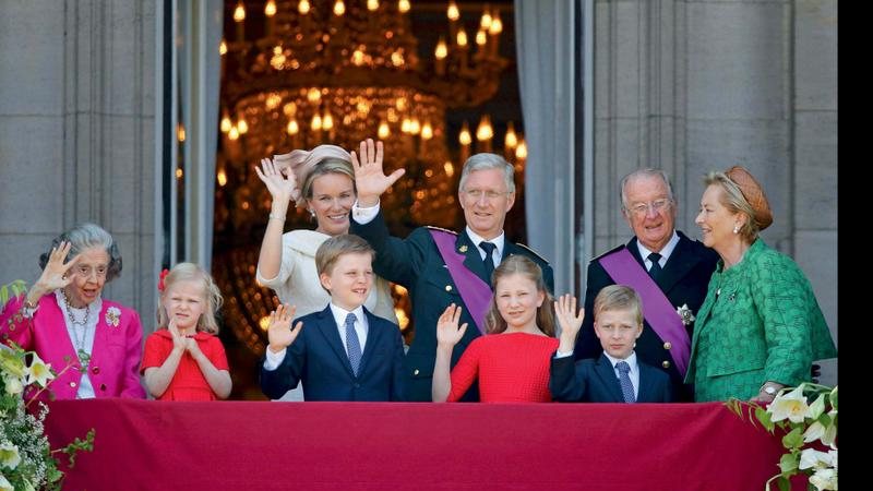 Coroação une o clã na Bélgica. - Reuters/Syves herman