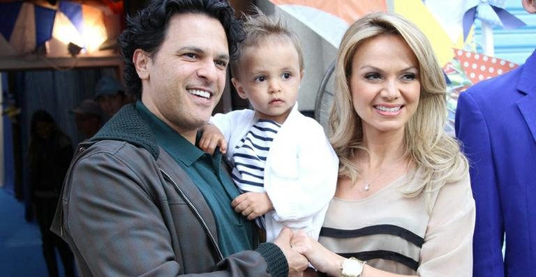 Eliana com o filho, Arthur, e o marido, João Marcelo Bôscoli - Thiago Duran e Léo Franco / AgNews