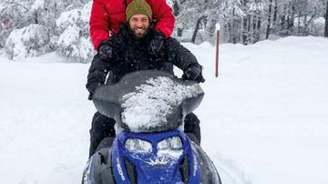 Casal elegeu a moto de neve como a atração preferida durante os dias em Termas de Chillán. - Cadu Pilotto