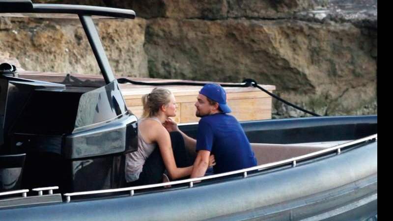 Leonardo Dicaprio com a nova eleita, Toni Garrn. - Splash News/AKM-GSI