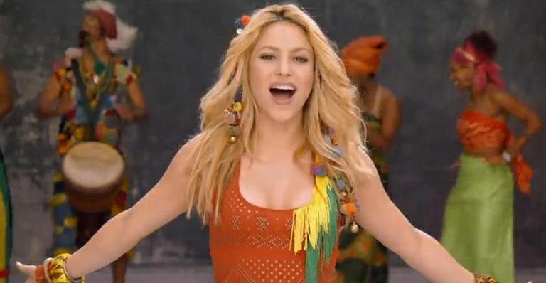 Shakira dança a música 'Waka Waka' - YouTube/Reprodução