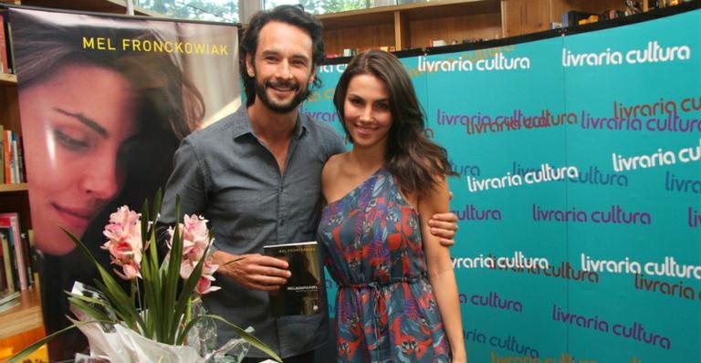 Rodrigo Santoro e Mel Fronckowiak - Daniel Delmiro/Agnews