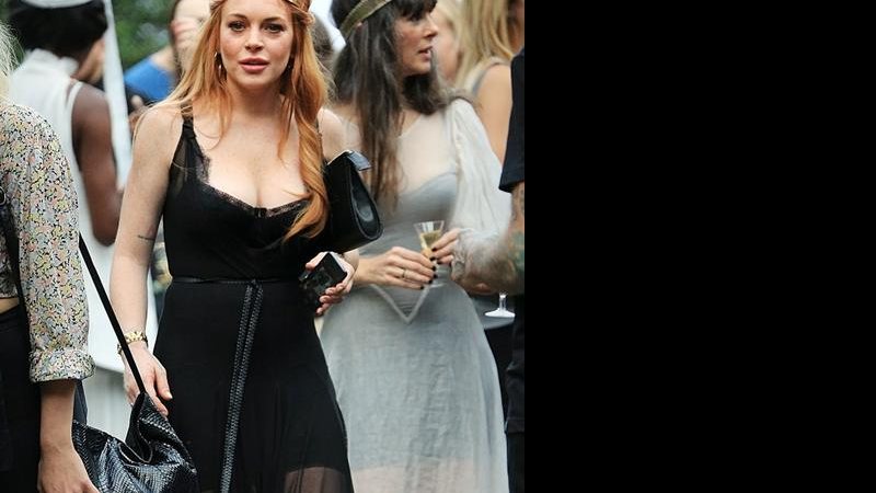 Lindsay Lohan prestigia a irmã na NYFW - Splash News