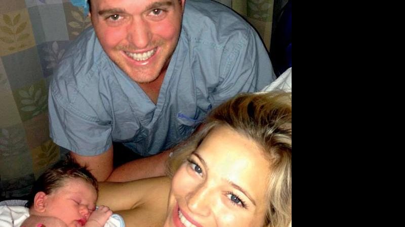 Michael Bublé e a eleita, Luisana Lopilato, celebraram a chegada do primeiro herdeiro do casal, Noah - -