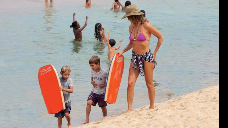 Fernanda Lima com os filhos - J. Humberto