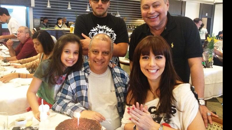 Luana, Simone Soares, Mario Vitor, Glaycon Muniz e Mario Meirelles - -