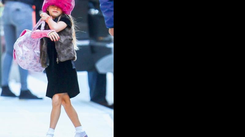 Suri Cruise - AKM-GSI / AKM-GSI