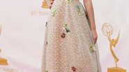 Kiernan Shipka, de Delpozo - Michael Buckner/Getty Images E Reuters / Mario Anzuoni E