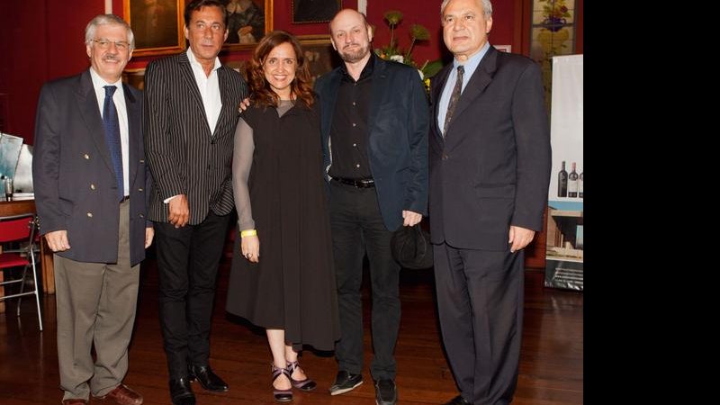 Ilda Santiago, dir. do Festival do Rio, entre os argentinos Marcelo Bertoldi, Luis Kreckler, Juan Campanella e Agustín Molina. - Fabrizia Granatieri