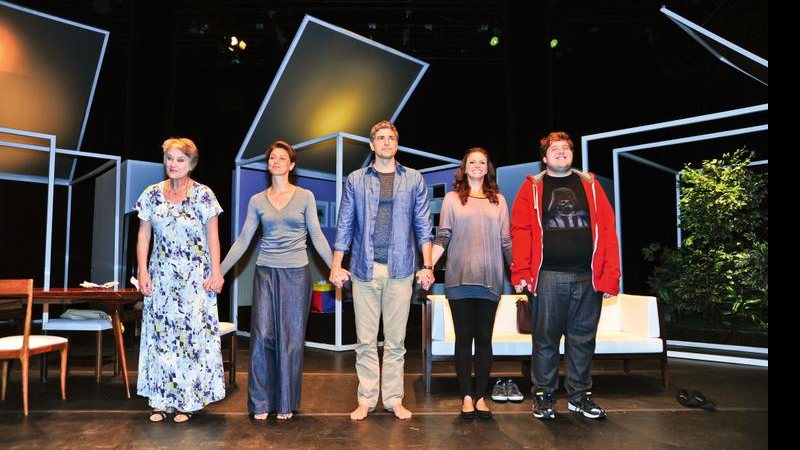 Selma, Maria, Giane, Simone e Felipe são aplaudidos na estreia de A Toca do Coelho. - João Passos / Brasil Fotopress