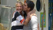 Xuxa e Junno Andrade na festa de Dia das Crianças da Fundação Xuxa Meneghel - Reprodução / TV Globo