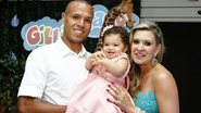 Luís Fabiano e a família comemoram o aniversário da filha caçula, Giulie - Paduardo / AgNews