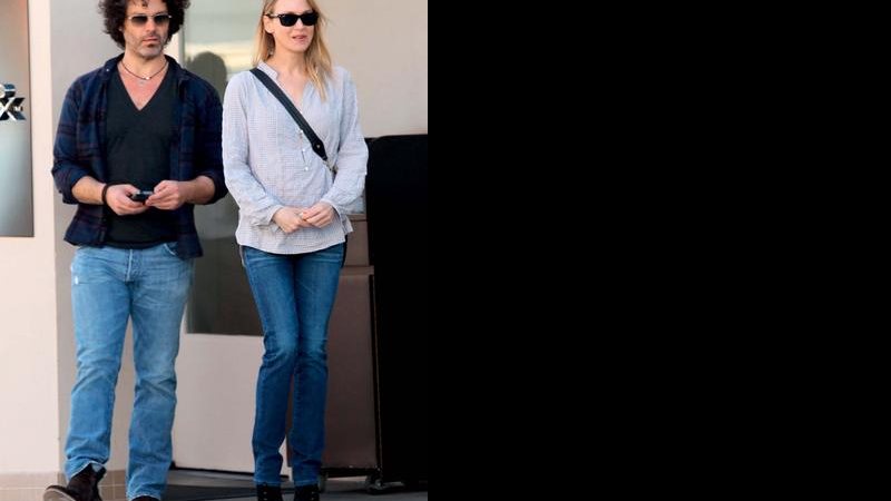 Renée Zellweger com Doyle Bramhall II - Pacific Coast News/ The Grosby Group