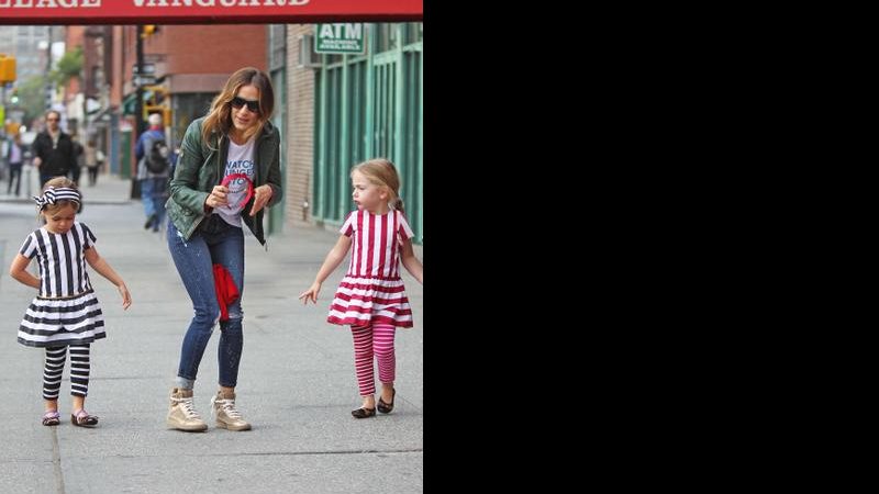 Sarah Jessica Parker em NY com as gêmeas - AKM-GSI