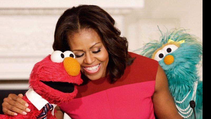 Michelle Obama  com Elmo e Rosita contra a obesidade infantil - Yuri Gripas/ Reuters