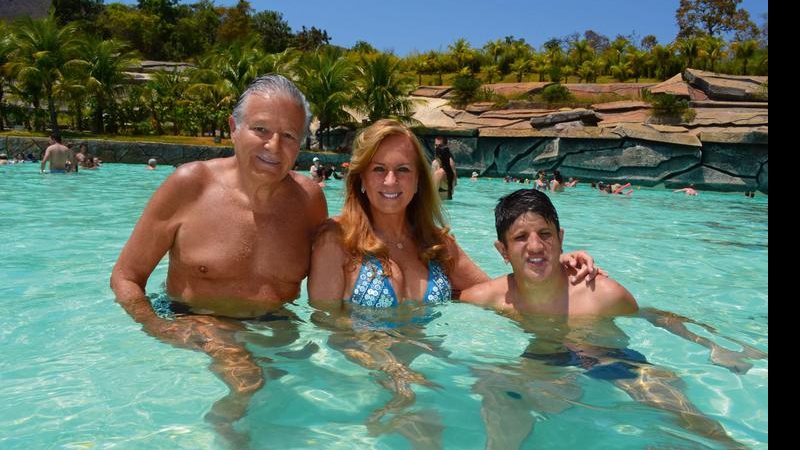 Helô Pinheiro  com sua família em Resorts - João Raposo