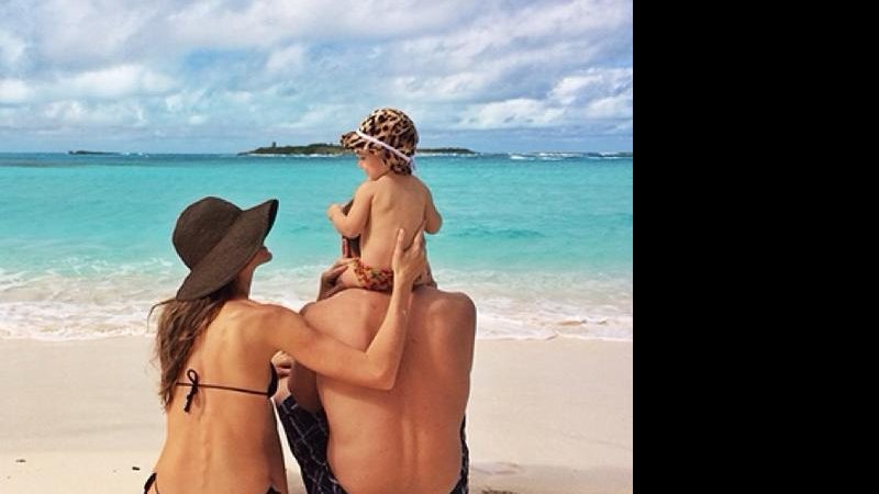 Gisele Bündchen curte a família em praia paradisíaca - Reprodução/Instagram