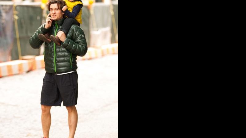 Orlando Bloom e o filho Flynn - Xposure photos/ The Grosby Group