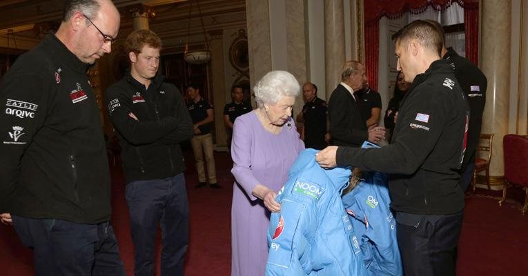 Príncipe Harry mostra casaco de neve que usará no Polo Sul para a avó Elizabeth II - Getty Images