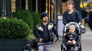 Peter Dinklage aproveita folga das filmagens para passear no Big Apple - AKM-GSI/AKM-GSI