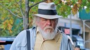 Nick Nolte caminha pelas ruas de NY de aparência irreconhecível - AKM-GSI/AKM-GSI