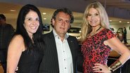 Angelo Derenze prestigia irmãs Marie Alba e Cecília Bourdon em desfile de lingerie - Francisco Cepeda / AgNews