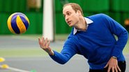 Príncipe William joga vôlei em Londres - Getty Images