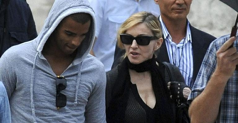 Madonna e Brahim Zaibat passeiam por Istambul - Grosby Group