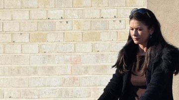 Zeta-Jones vai a compras em Nova York e evita falar do fim do casamento - AKM-GSI/AKM-GSI