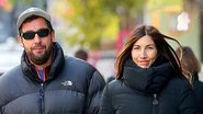 Adam Sandler e sua mulher passeiam no frio pelas ruas do Soho, em Nova York - DPhoto/AKM-GSI