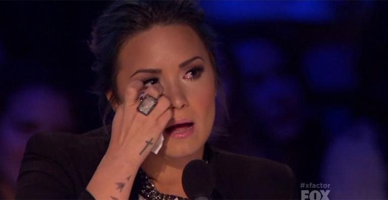 Demi Lovato se emociona com apresentação no The X Factor USA - Reprodução/ FOX