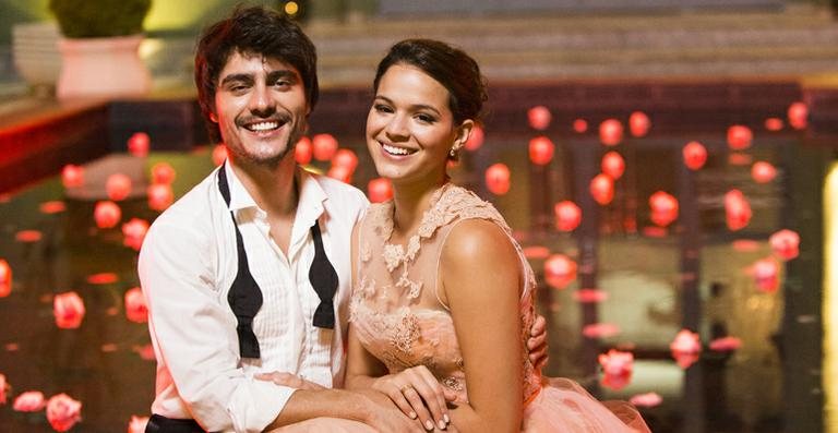 Novas fotos da novela 'Em Família', com Bruna Marquezine e Guilherme Leicam - TV Globo / João Miguel Júnior