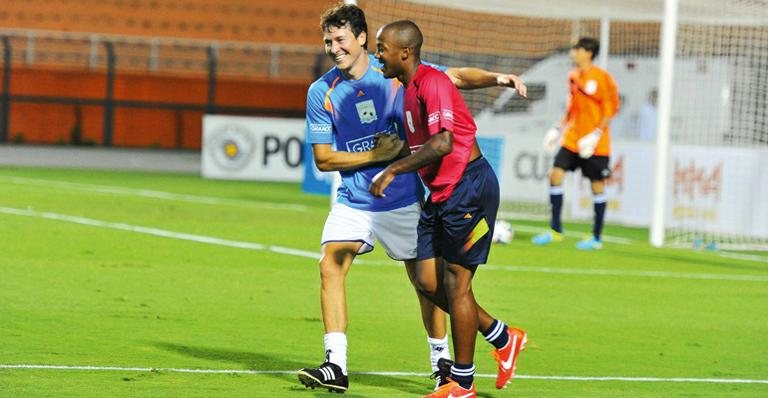 Rodrigo Faro joga futebol em prol a Grupo de Apoio ao Adolescente e à Criança com Câncer - Gustavo Scatena/ Imagem Paulista