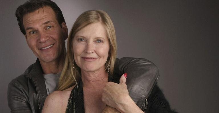 Em foto tirada em 2005, Lisa Niemi posa ao lado de Patrick Swayze, que morreu há quatro anos - GettyImages