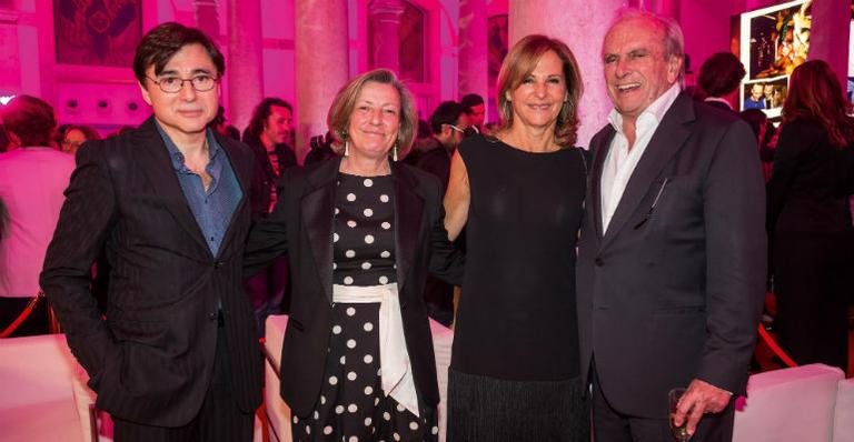 Em Lisboa, Jorge, Maria dos Prazeres Marques e Mercedes com Francisco lançam o SIC CARAS. - Caras Portugal