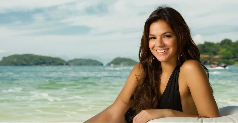 Bruna Marquezine - Cadu Pilotto ; Beleza: Duh ; Produção: Luana De Sá ; Agradecimentos: Sobral, Dayrell, A-Teen