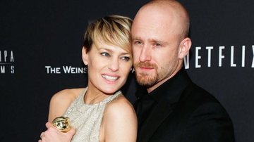 Globo de Ouro: Robin Wright exibe prêmio de Melhor Atriz em Série Dramática - Danny Moloshok/Reuters