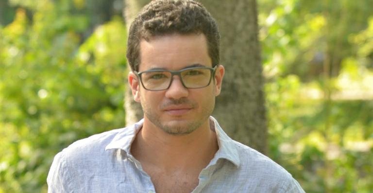 Thiago Mendonça na novela 'Em Família' - TV Globo / Cynthia Salles