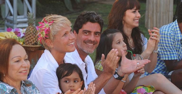 Xuxa Meneghel recebe convidados no último programa 'TV Xuxa' - Blad Meneghel